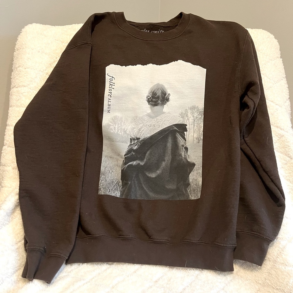 Taylor Seift Folklore sweatshirt from the Taylor Swift store size small women’s